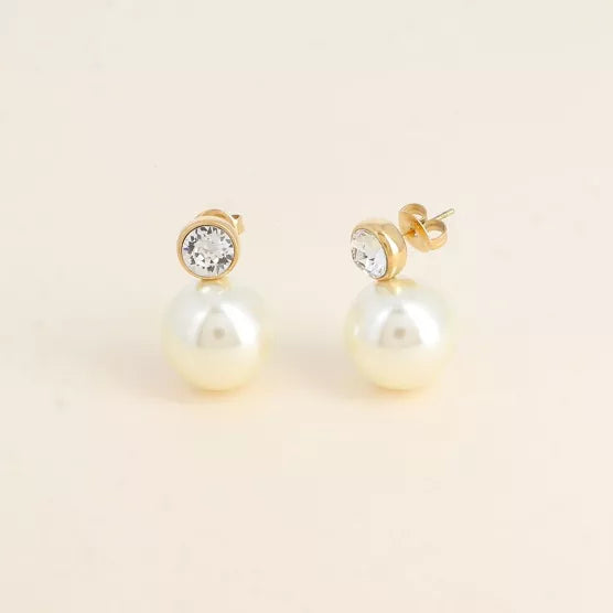 Crystal & Pearl Stud Earrings β Classic with a Twist β¨π