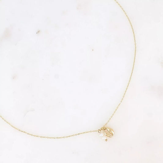 Cowrie & Pearl Necklace – Beachy chic meets golden goddess 🐚✨