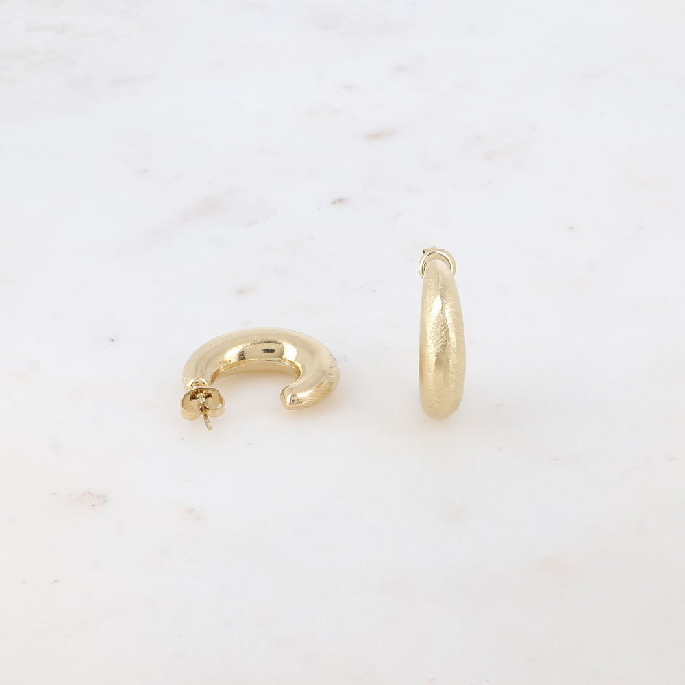 Oval Domed Hoops – Soft curves, bold vibes ✨💫