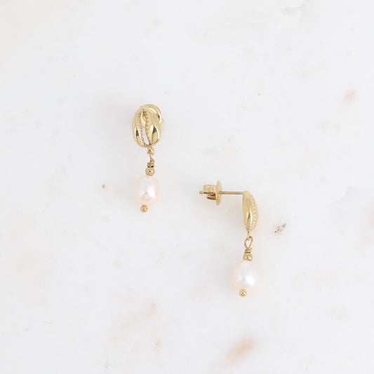 Cowrie & Pearl Earrings – Beachy Elegance, Everyday Shine 🐚🤍