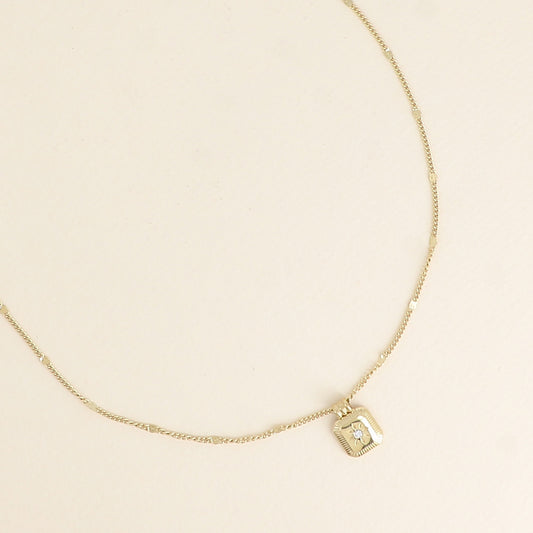 Petite Glow Necklace – Golden glow with a hint of sparkle 🌼✨